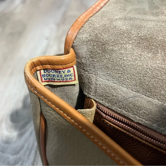 Vintage leather dooney and bourke - Picture 7 of 9